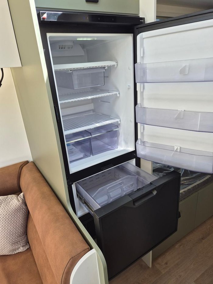 2025 New Age Caravans Road Owl Ro19be Escape My25.5 Family Bunk