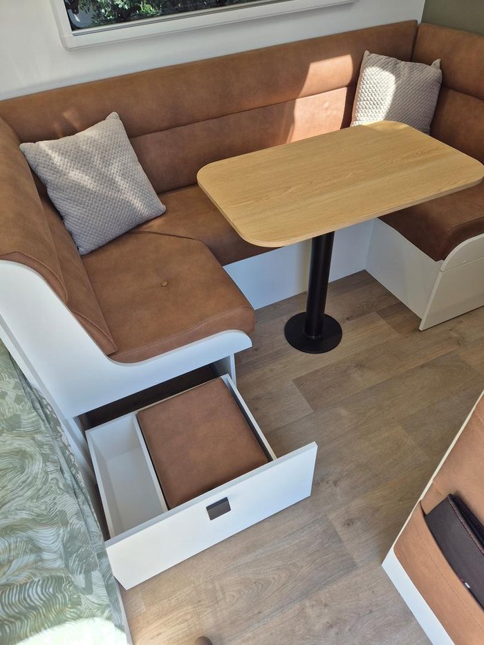 2025 New Age Caravans Road Owl Ro19be Escape My25.5 Family Bunk