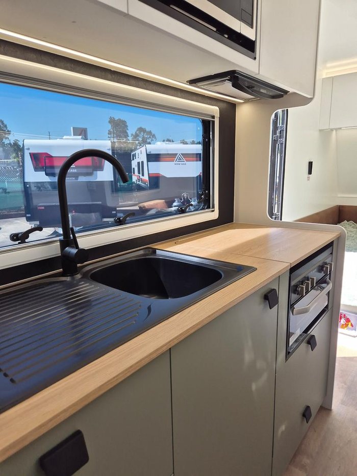 2025 New Age Caravans Road Owl Ro19be Escape My25.5 Family Bunk