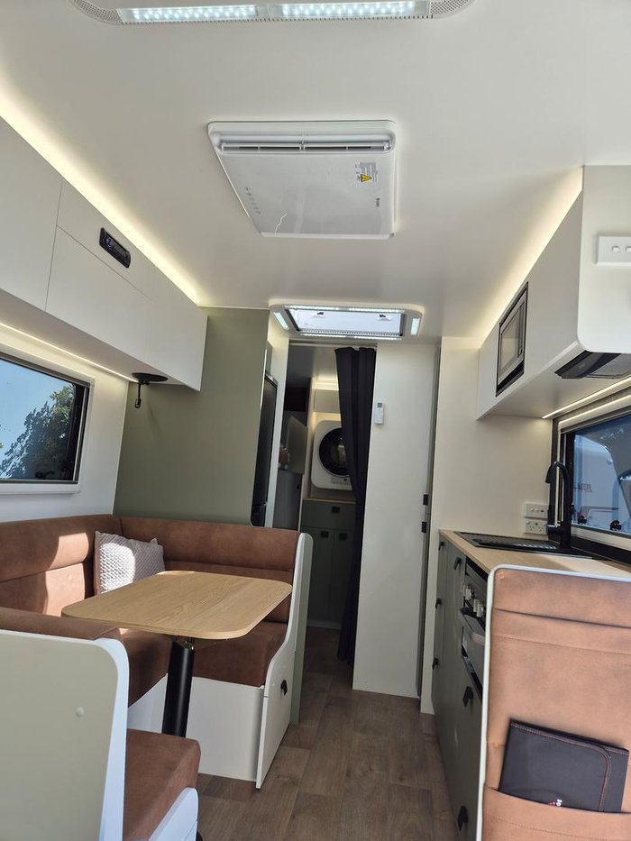2025 New Age Caravans Road Owl Ro19be Escape My25.5 Family Bunk