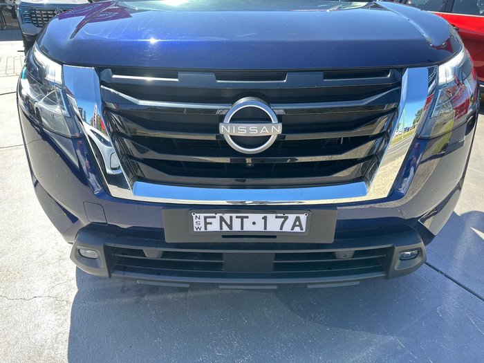 2024 Nissan Pathfinder ST-L