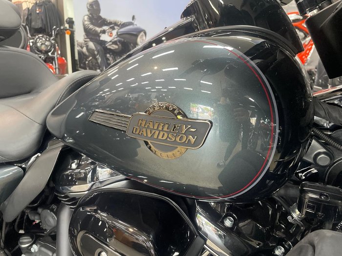 2025 Harley-Davidson Tri Glide Ultra 114 (FLHTCUTG) Trike Black