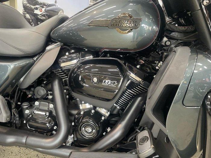 2025 Harley-Davidson Tri Glide Ultra 114 (FLHTCUTG) Trike Black