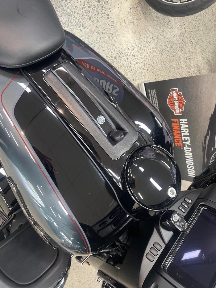 2025 Harley-Davidson Tri Glide Ultra 114 (FLHTCUTG) Trike Black