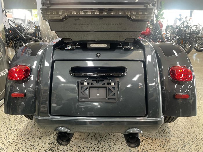 2025 Harley-Davidson Tri Glide Ultra 114 (FLHTCUTG) Trike Black