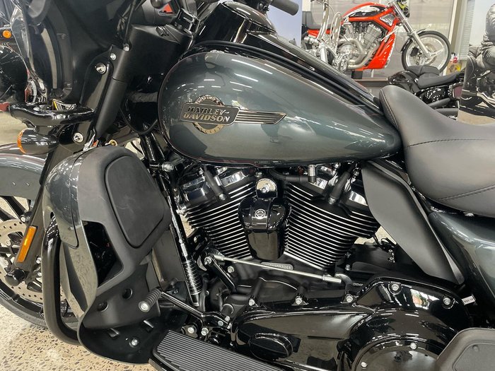 2025 Harley-Davidson Tri Glide Ultra 114 (FLHTCUTG) Trike Black