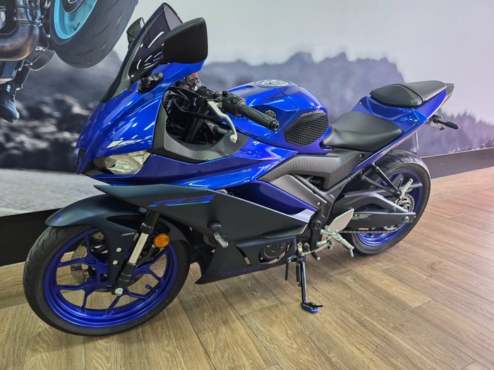 2022 Yamaha YZF-R3 BLUE