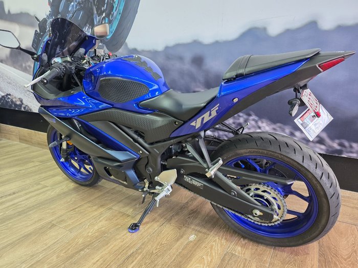 2022 Yamaha YZF-R3 BLUE