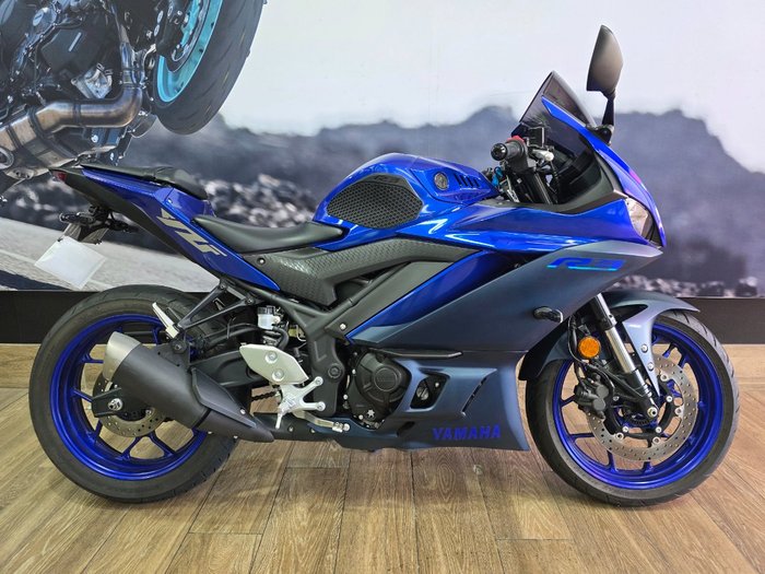 2022 Yamaha YZF-R3 BLUE