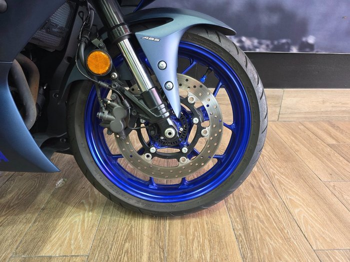 2022 Yamaha YZF-R3 BLUE