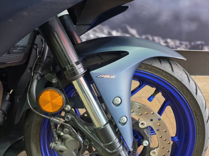 2022 Yamaha YZF-R3 BLUE