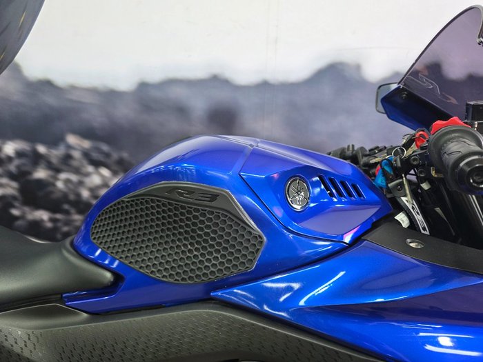 2022 Yamaha YZF-R3 BLUE