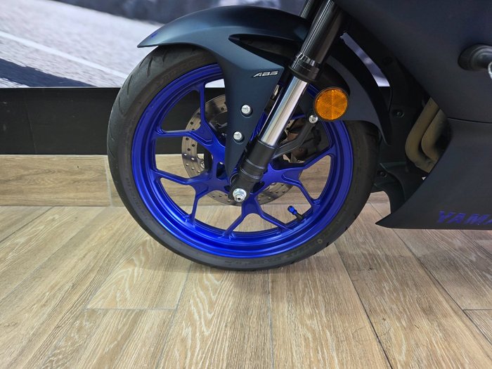 2022 Yamaha YZF-R3 BLUE