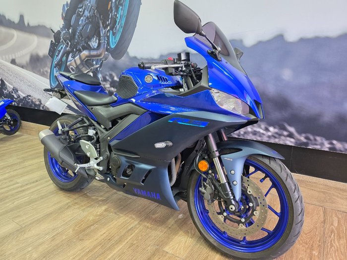 2022 Yamaha YZF-R3 BLUE