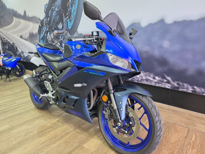 2022 Yamaha YZF-R3 BLUE