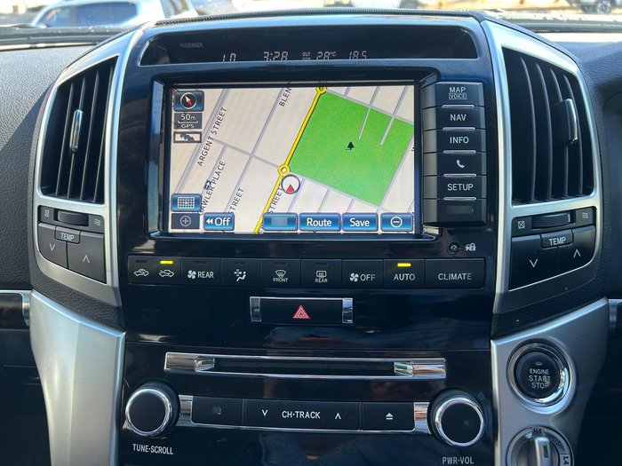 2015 Toyota Landcruiser Sahara VDJ200R 4X4 Dual Range Graphite