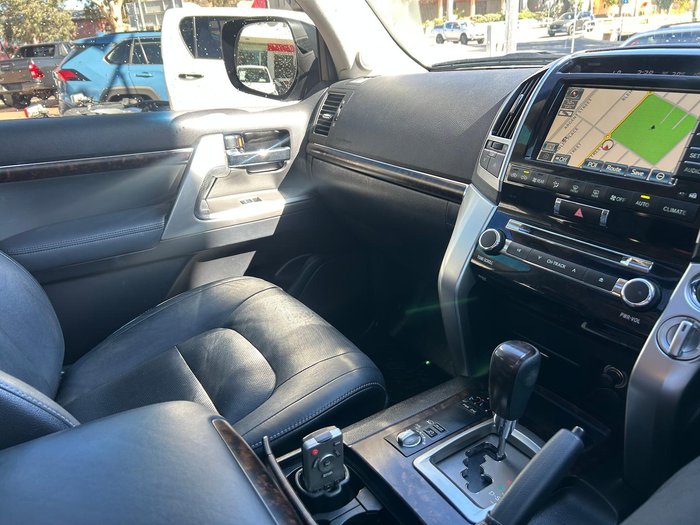 2015 Toyota Landcruiser Sahara VDJ200R MY13 4X4 Dual Range Graphite