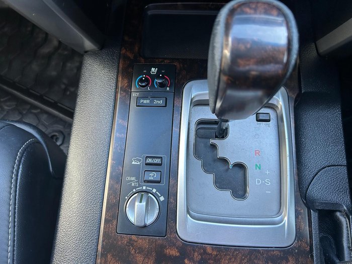 2015 Toyota Landcruiser Sahara VDJ200R MY13 4X4 Dual Range Graphite