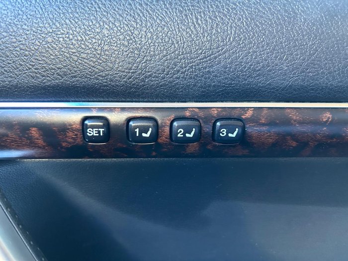 2015 Toyota Landcruiser Sahara VDJ200R MY13 4X4 Dual Range Graphite