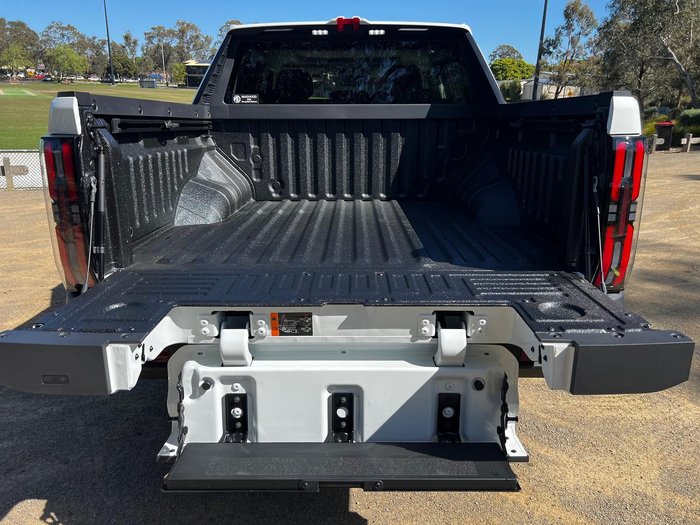 2025 MG U9 Explore Pro EKK1C MY25 4X4 Dual Range Alpine White