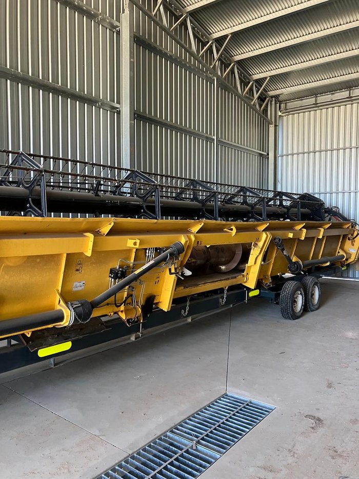 2016 New Holland 760Cg 41Ft Varifeed Front