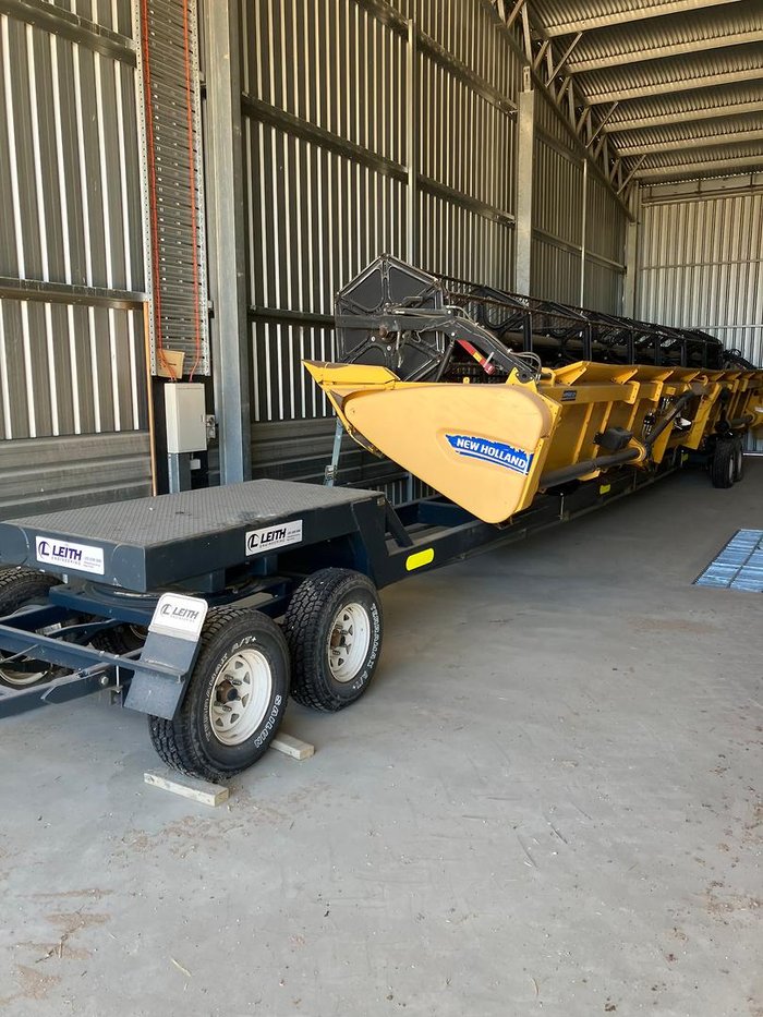 2016 New Holland 760Cg 41Ft Varifeed Front