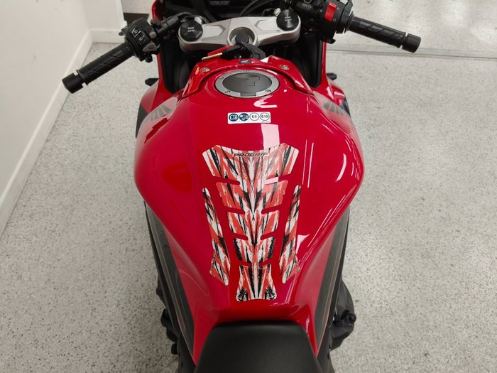 2022 Honda CBR650R Red