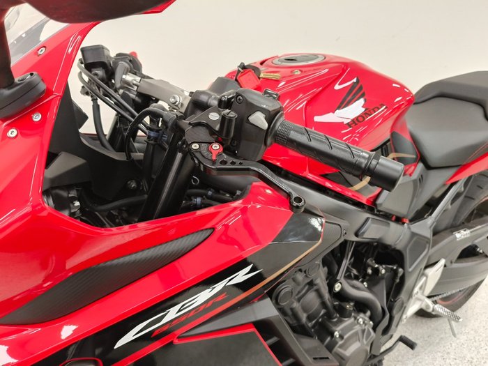 2022 Honda CBR650R Red