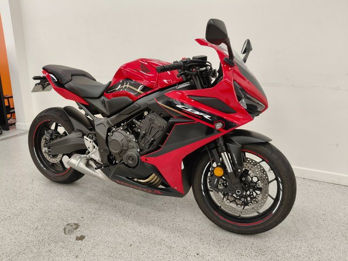 2022 Honda CBR650R Red