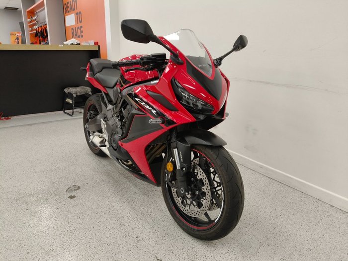 2022 Honda CBR650R Red