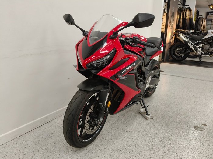 2022 Honda CBR650R Red
