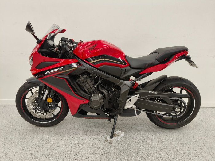 2022 Honda CBR650R Red