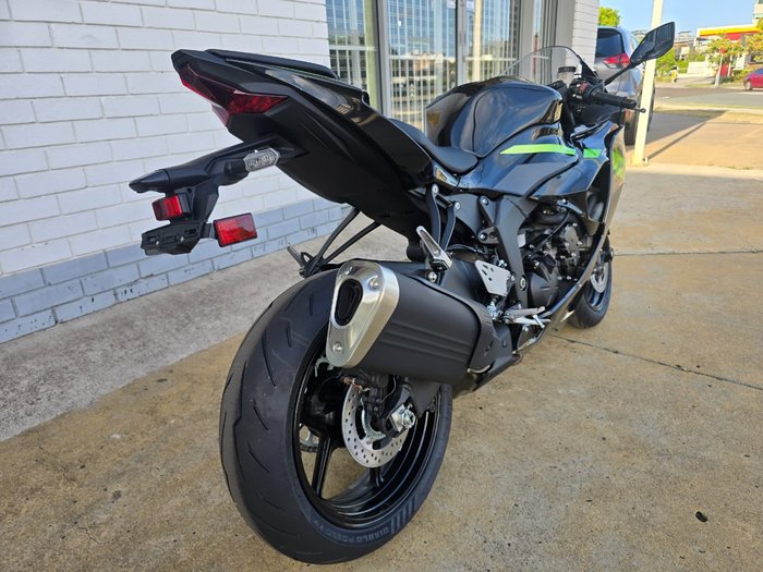 2025 Kawasaki NINJA ZX-6R (636) GRAYSTONE/FURNACE ORANGE