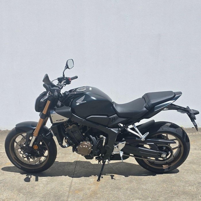 2025 Honda CB650R CB Black
