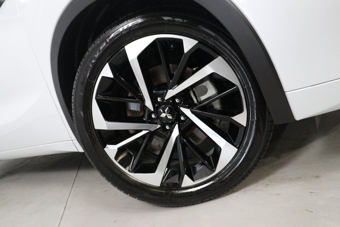 2023 Mitsubishi Outlander Exceed