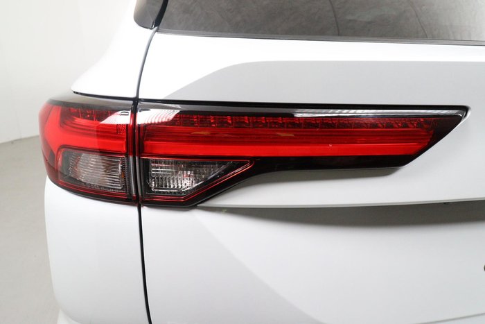 2023 Mitsubishi Outlander Exceed