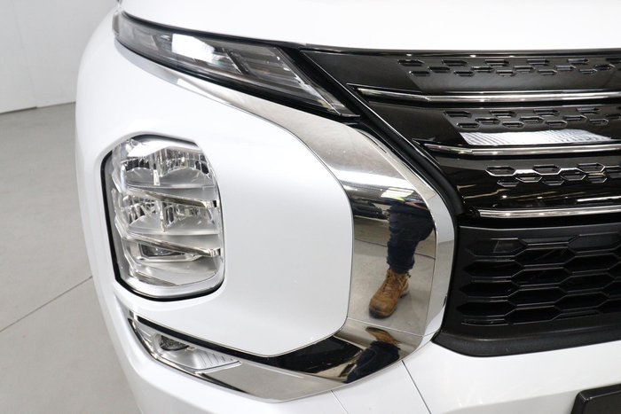 2023 Mitsubishi Outlander Exceed