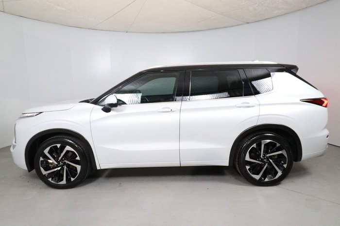 2023 Mitsubishi Outlander Exceed