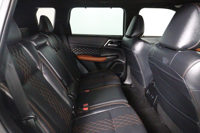 2023 Mitsubishi Outlander Exceed