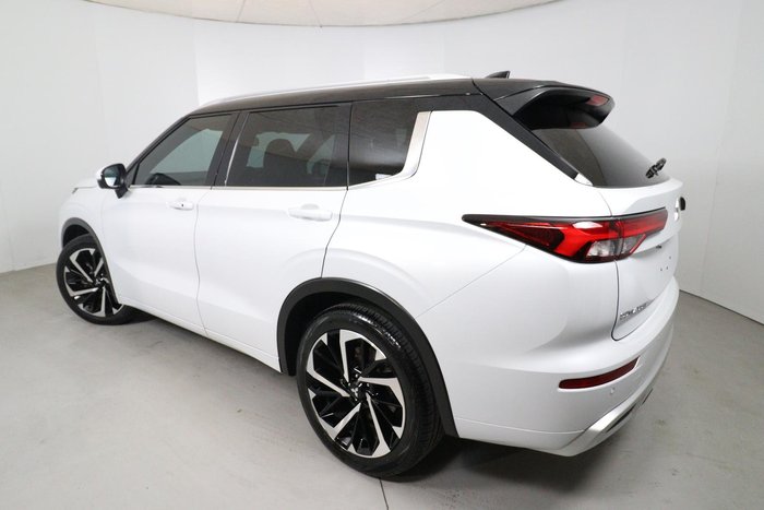 2023 Mitsubishi Outlander Exceed