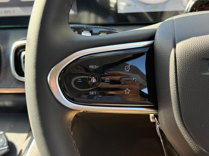 2025 Jaecoo J8 Track