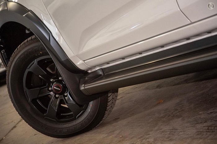 2025 Isuzu D-MAX X-TERRAIN