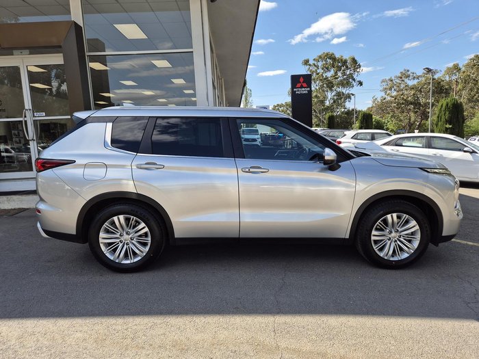 2021 Mitsubishi Outlander LS