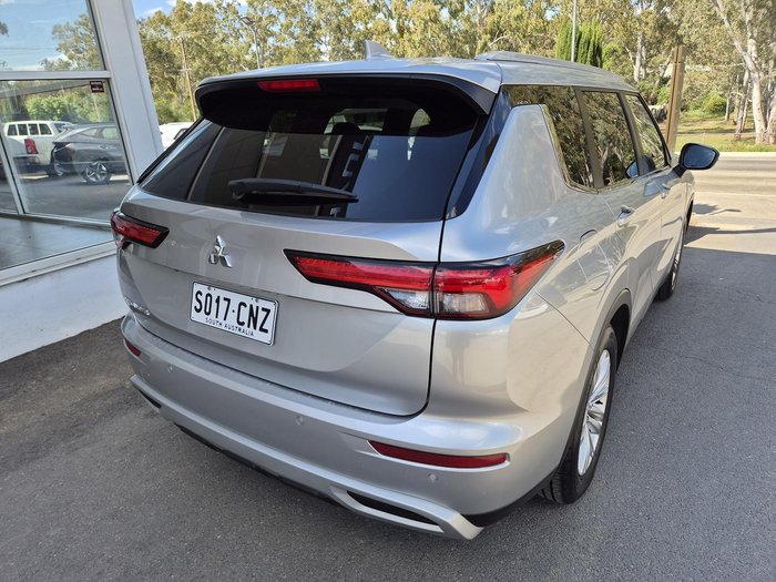 2021 Mitsubishi Outlander LS