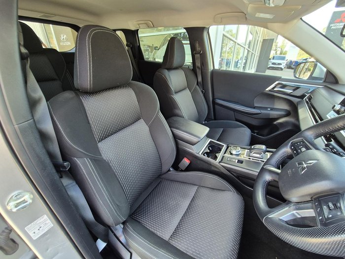 2021 Mitsubishi Outlander LS