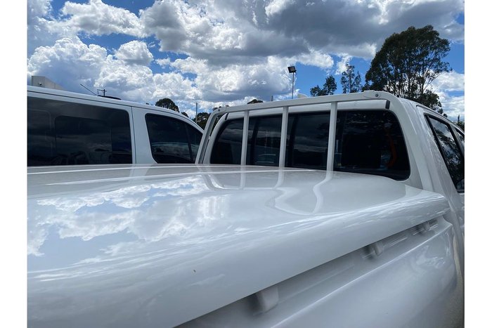 2024 Toyota Hilux SR 48V