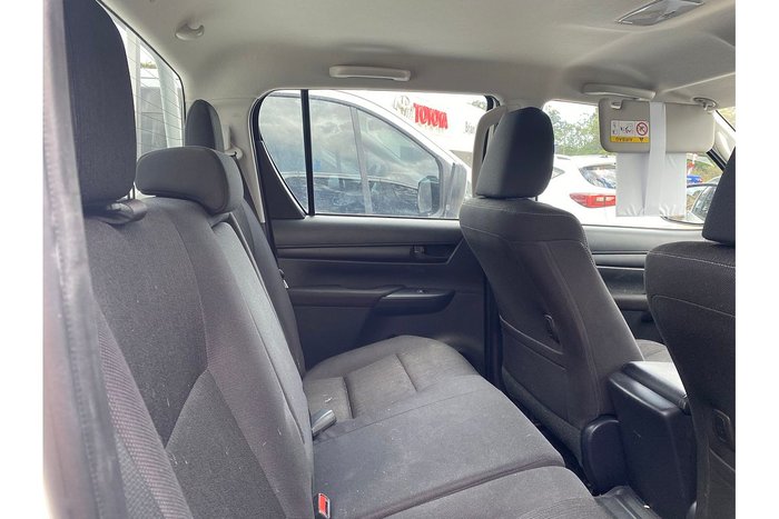 2024 Toyota Hilux SR 48V