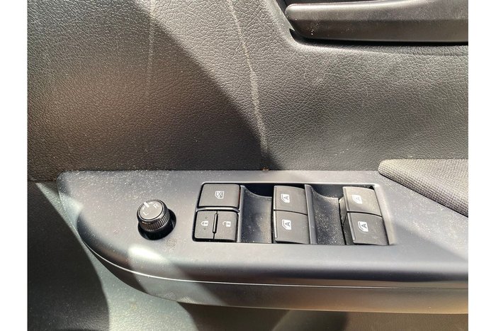 2024 Toyota Hilux SR 48V