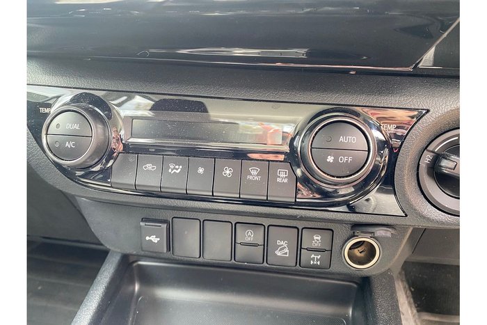 2024 Toyota Hilux SR 48V