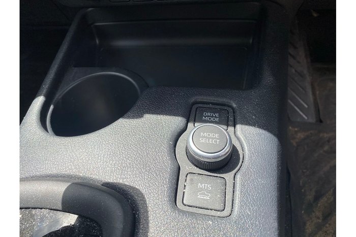 2024 Toyota Hilux SR 48V